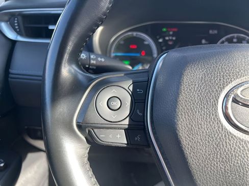 Used 2024 Toyota Venza LE image 23