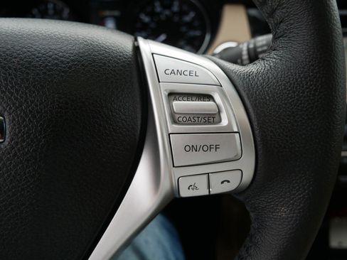 Used 2016 Nissan Rogue SL w/ SL Premium Package image 26