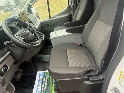 Used 2021 Ford Transit 150 Low Roof AWD image 10