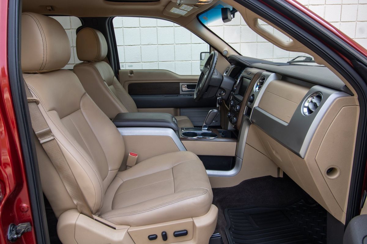 Used 2014 Ford F150 Lariat w/ Equipment Group 502A Luxury AWD/4WD image 22