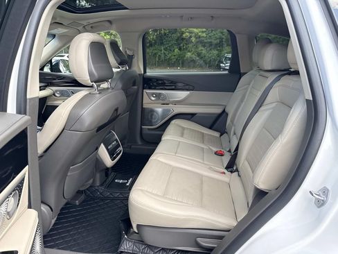 Used 2024 Lincoln Nautilus Reserve w/ Equipment Group 203A AWD/4WD image 17