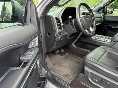 Used 2020 Ford Expedition XLT w/ Equipment Group 202A AWD/4WD image 10