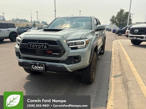 Used 2021 Toyota Tacoma TRD Pro AWD/4WD image 2
