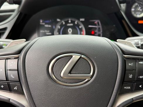 Certified 2024 Lexus ES 350 w/ Premium Package FWD image 28