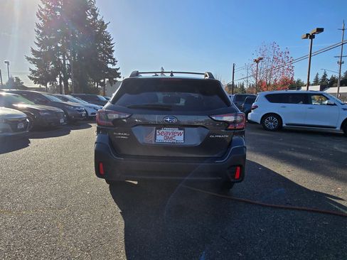 Used 2021 Subaru Outback Premium image 6