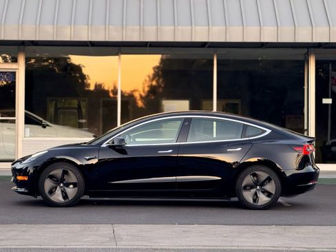 Used 2018 Tesla Model 3 Mid Range image 6