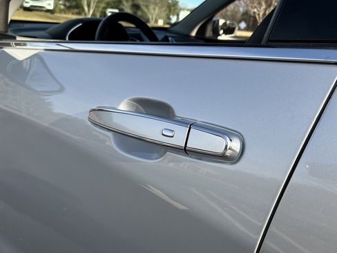 Used 2018 Chevrolet Equinox Premier image 22