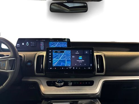 Certified 2025 Ford Expedition Active AWD/4WD image 25