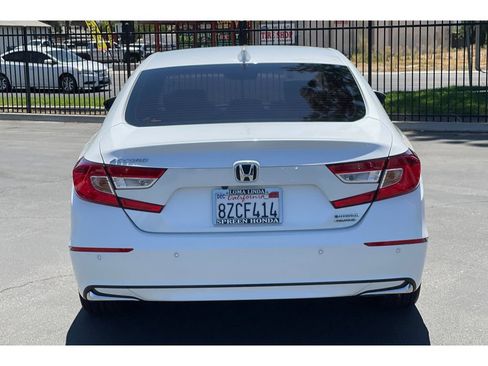 Certified 2022 Honda Accord Touring image 4