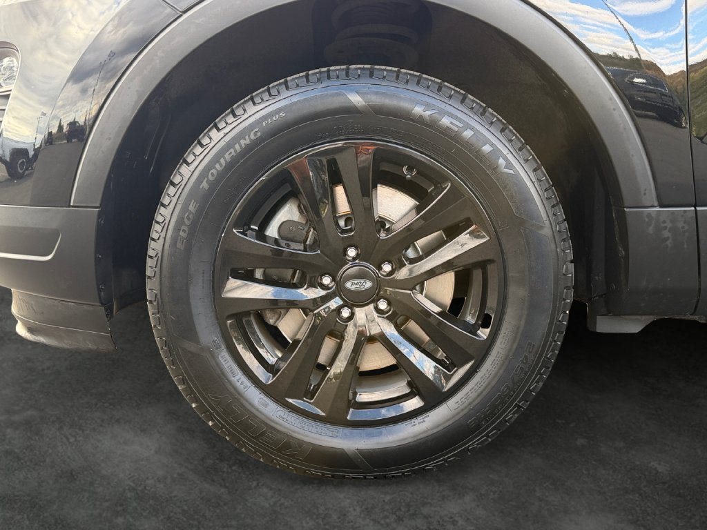Used 2018 Ford Explorer XLT w/ Equipment Group 201A AWD/4WD image 5