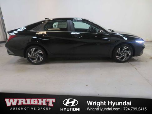 New 2026 Hyundai Elantra Limited FWD image 7