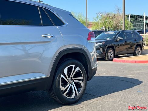 Used 2020 Volkswagen Atlas Cross Sport SEL Premium AWD/4WD image 10