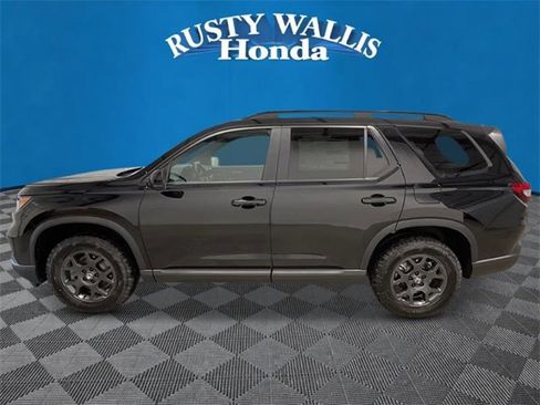 New 2025 Honda Pilot TrailSport image 6