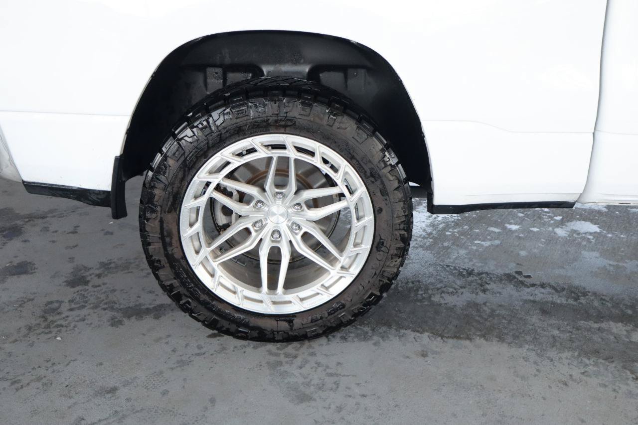 Used 2023 RAM 1500 Laramie AWD/4WD image 5