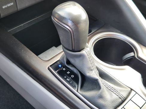 Used 2024 Toyota Camry SE FWD image 12