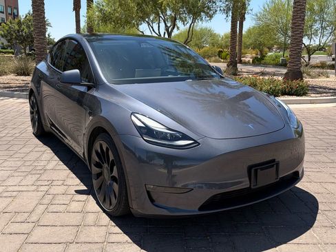 Used 2023 Tesla Model Y Performance AWD/4WD image 2