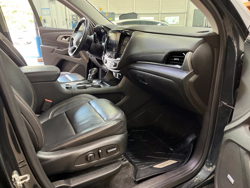 Used 2021 Chevrolet Traverse RS FWD image 35