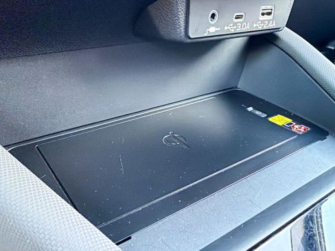 Used 2025 Subaru Forester Sport image 28