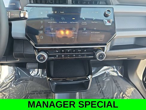 New 2027 Chevrolet Bolt LT w/ Comfort Package FWD image 19