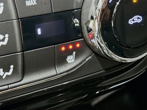 Used 2025 Chevrolet Trax RS w/ Driver Confidence Package image 19