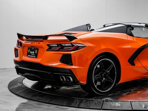 Used 2021 Chevrolet Corvette Stingray Premium Conv w/ Z51 Performance Package image 19
