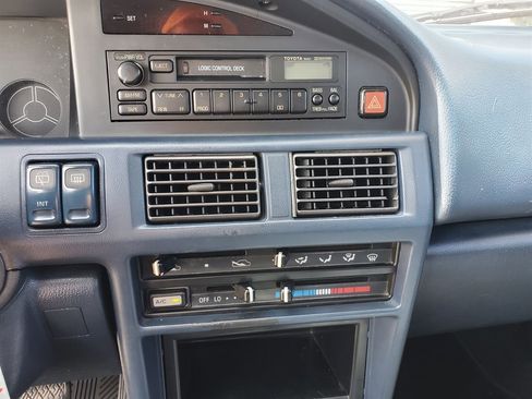 Used 1990 Toyota Corolla Deluxe image 20