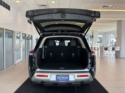 Certified 2024 Nissan Pathfinder SL AWD/4WD image 10