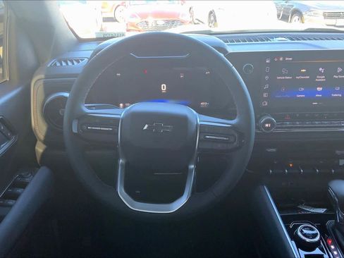 Used 2025 Chevrolet Colorado Z71 image 5