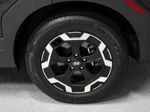 Used 2025 Hyundai Santa Fe SEL FWD image 18