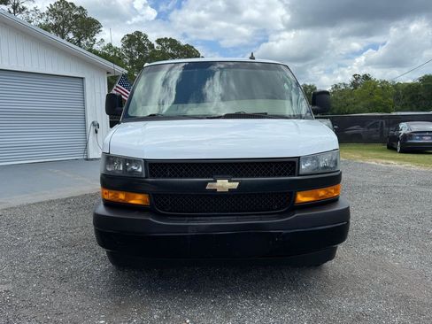 Used 2021 Chevrolet Express 2500 RWD image 2