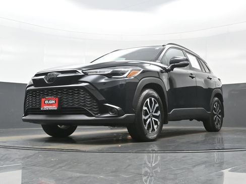 Used 2025 Toyota Corolla Cross AWD Hybrid w/ Moonroof Package image 29