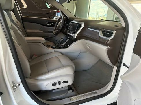 Used 2018 GMC Acadia SLT FWD image 3