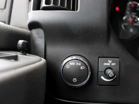 Used 2018 Chevrolet Express 2500 w/ Driver Convenience Package image 12