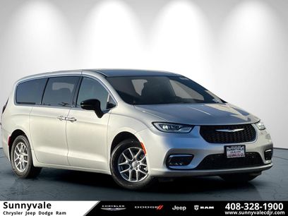 New 2026 Chrysler Pacifica Select