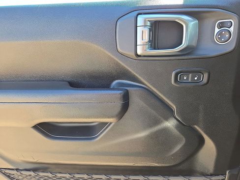 Used 2020 Jeep Gladiator Sport w/ Quick Order Package 24S image 19