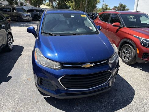Used 2017 Chevrolet Trax LS image 2