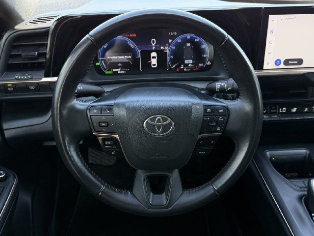 Used 2023 Toyota Crown AWD/4WD image 11