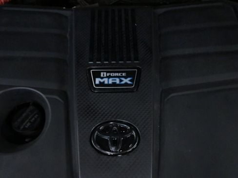 Used 2023 Toyota Tundra Limited w/ Power Package image 8