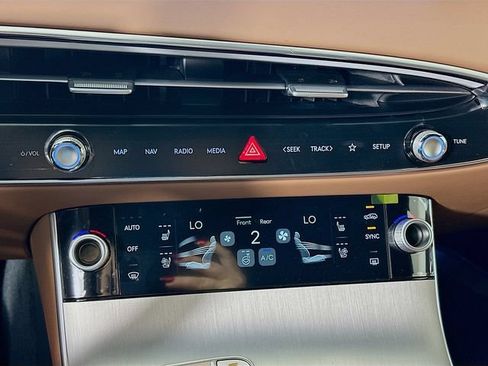 New 2026 Genesis GV70 2.5T Advanced AWD/4WD image 14