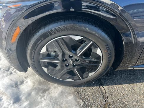 Certified 2025 Kia EV6 Wind image 10