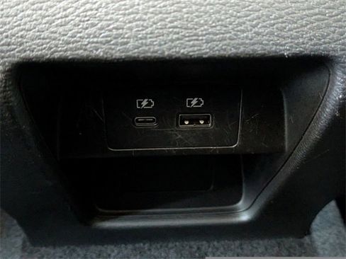 Used 2022 Mitsubishi Outlander SE image 17