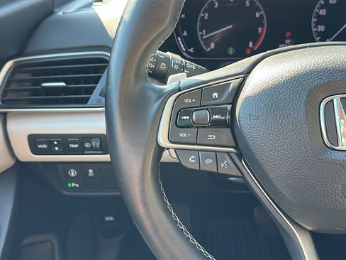 Used 2020 Honda Accord Touring image 17