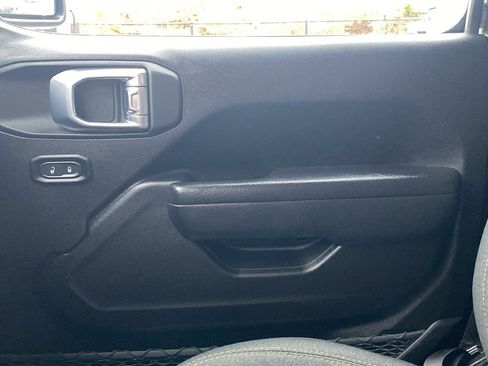 Used 2024 Jeep Wrangler Sport S w/ Convenience Group image 17