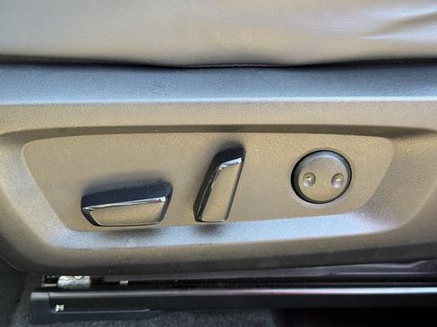 Used 2025 Mitsubishi Outlander SE FWD image 28