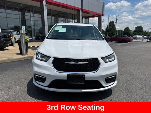 Used 2024 Chrysler Pacifica Limited FWD image 10