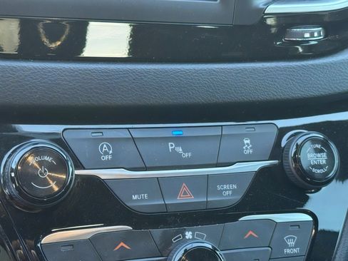 Used 2018 Chrysler Pacifica Touring Plus w/ S Appearance Package image 27