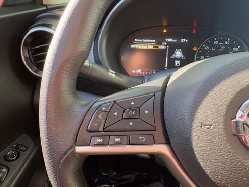 Used 2021 Nissan Kicks SV image 30