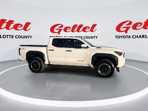 Used 2024 Toyota Tacoma TRD Off-Road image 9