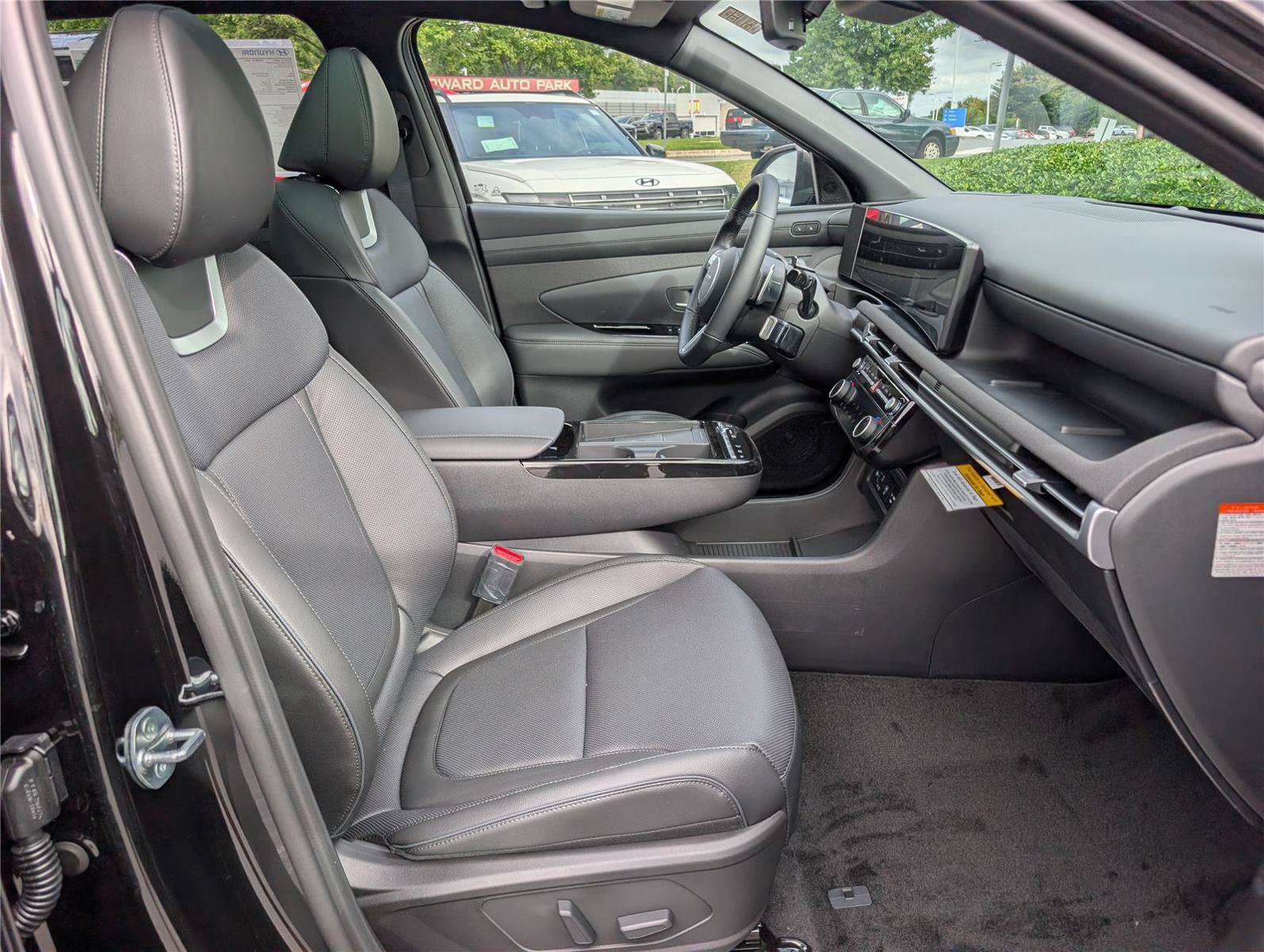 New 2026 Hyundai Tucson Limited AWD/4WD image 9