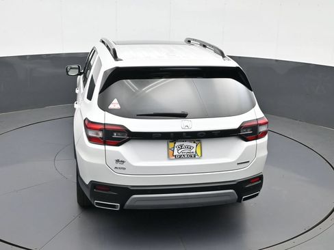 Used 2024 Honda Pilot Touring image 19